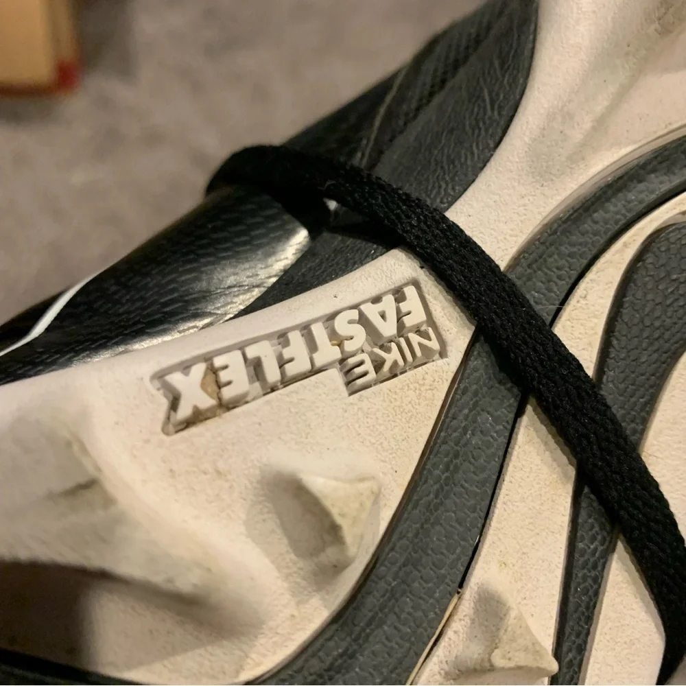 Nike Vapor Football Cleat